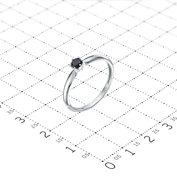 Кольцо с черным бриллиантом из белого золота 76963